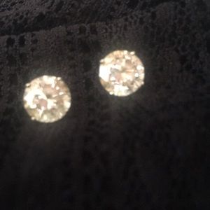 Cubic zirconia studs